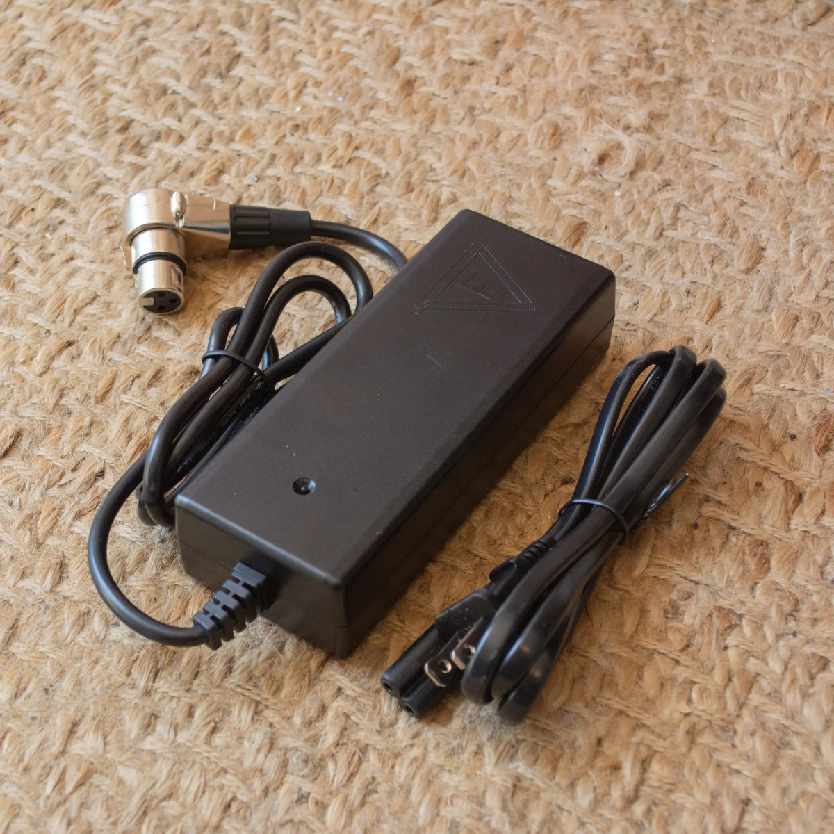 Faraday Replacement Charger (Porteur & Cortland)